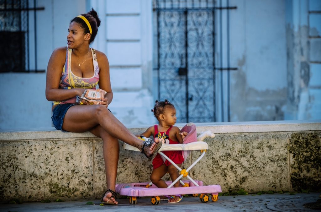 mother and daughter in Cuba